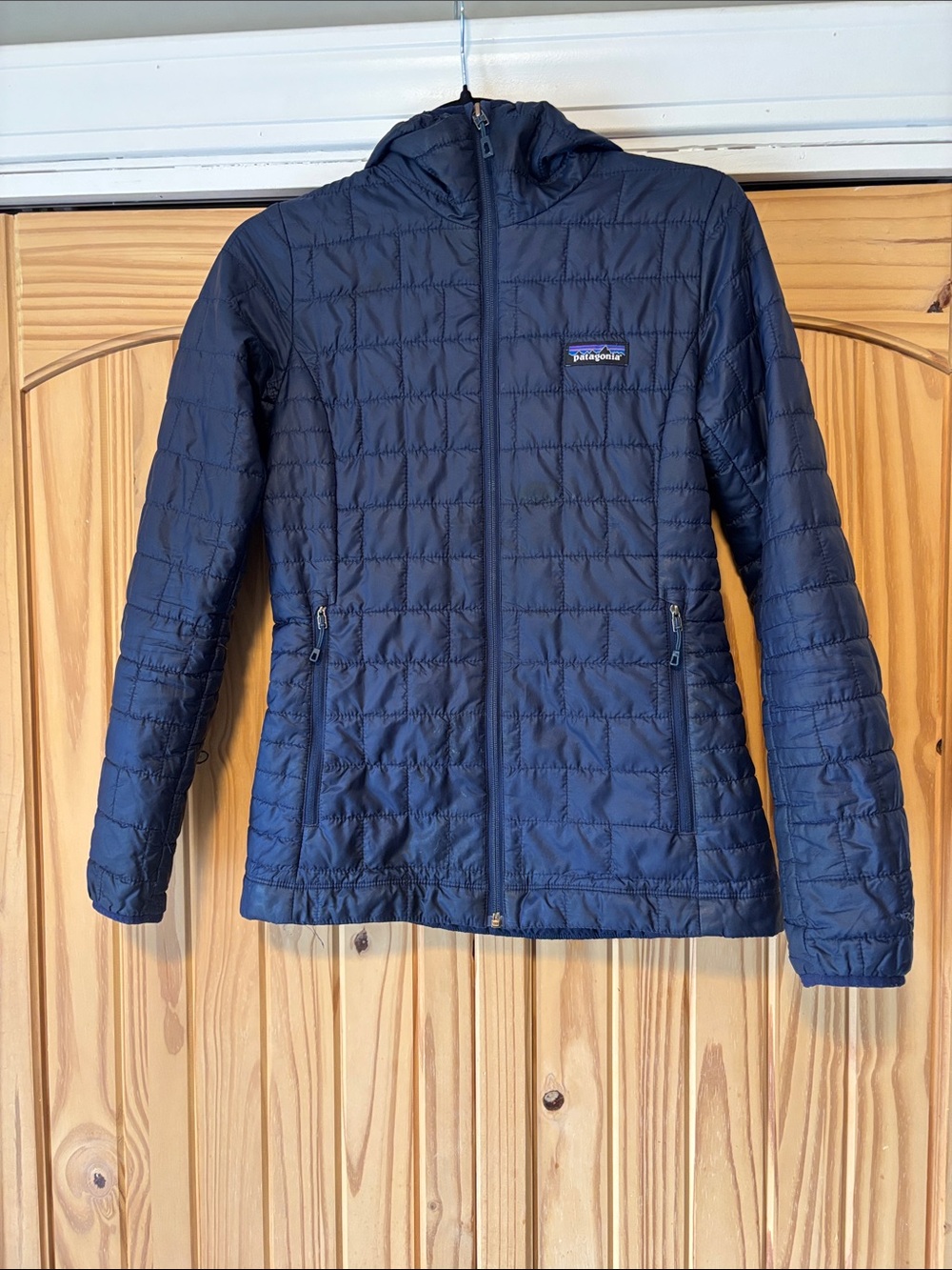 Patagonia Women’s Nano Puff Insulated Jacket - Navy Blue hoodie XS